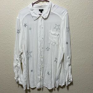 Torrid Women's White Lightweight Blouse. Good Condition. Size 4.